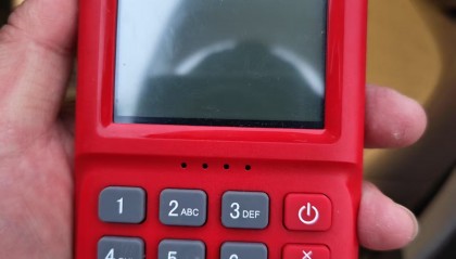 衫峰POS机客服电话是什么?